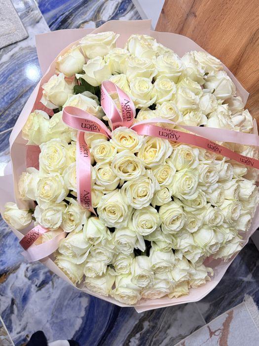 Цветы 101 штук белые розы