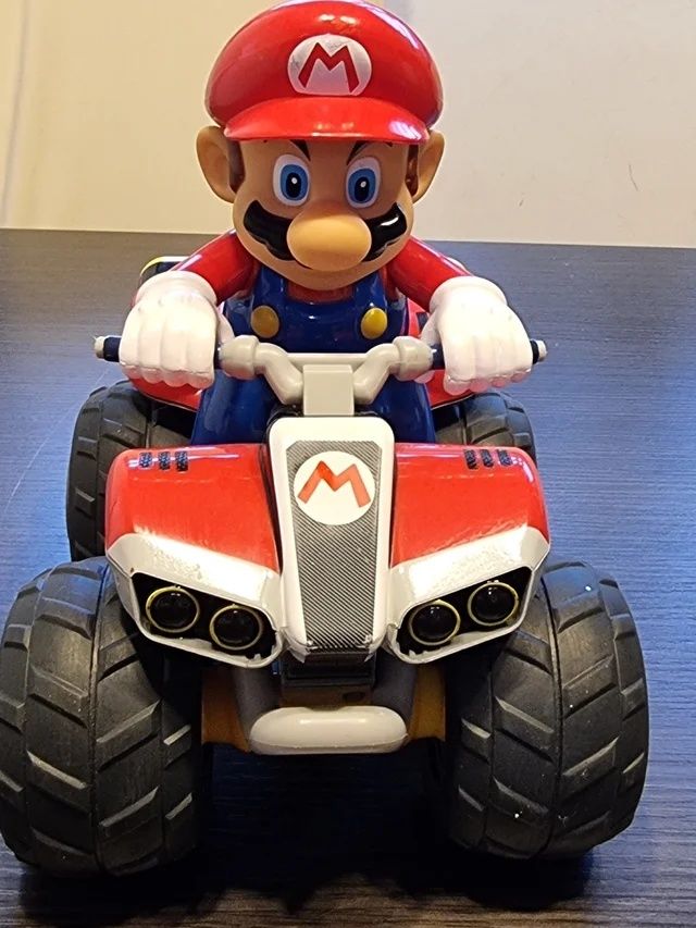 Mario Kart Nintendo cu telecomandă Super Mario Bros
ca nou