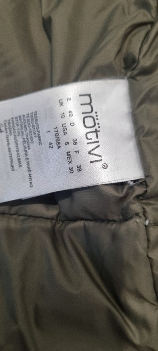 Geaca    Motivi kaki