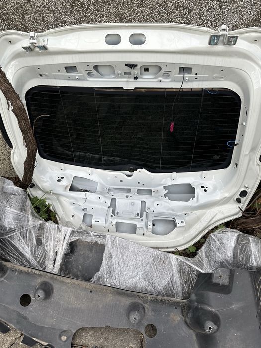 Задно стъкло Mercedes CLA мерцедес капак