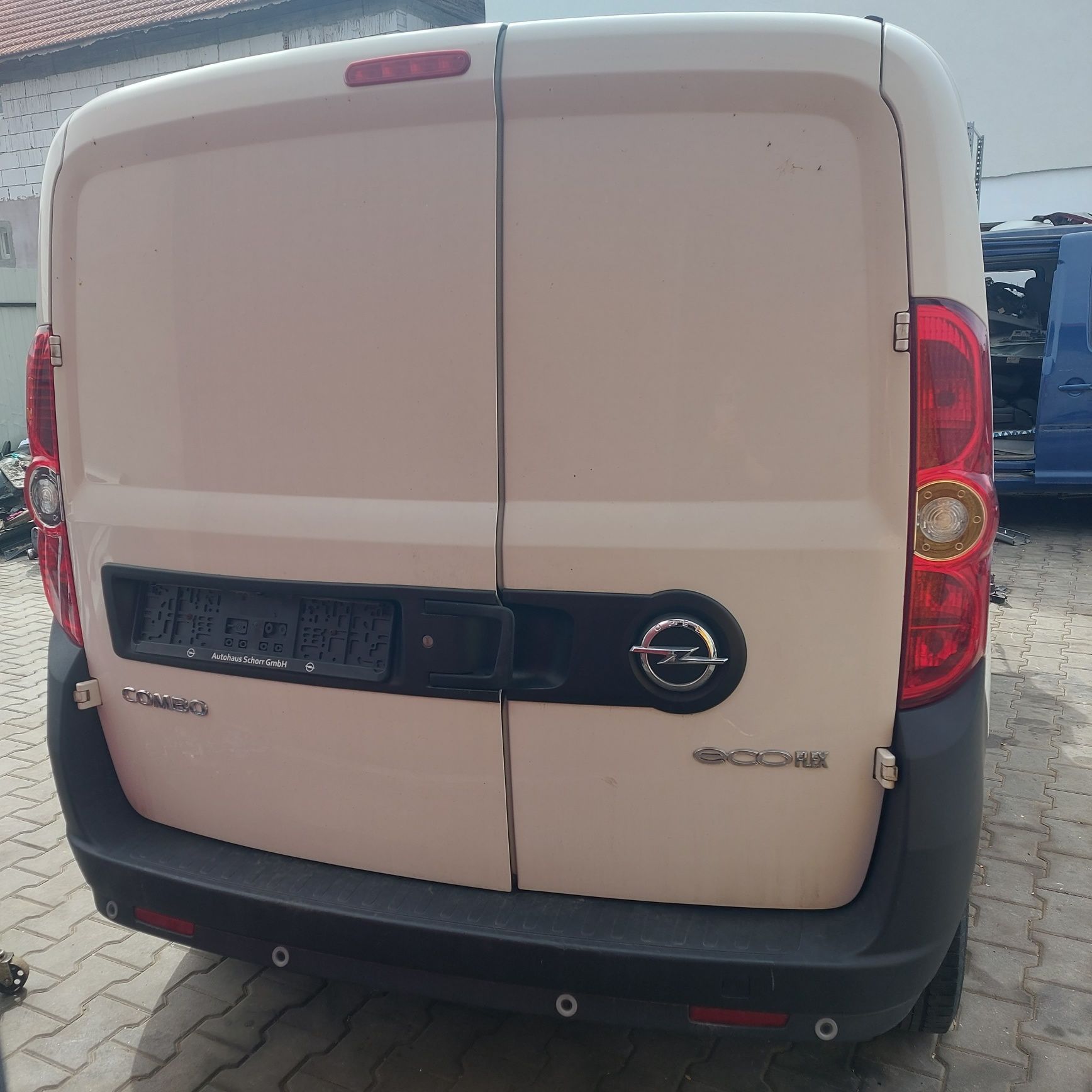 Opel Combo avariat an 2017  1.3 CDTI cod motor 330A1000 E6 ,100000 km