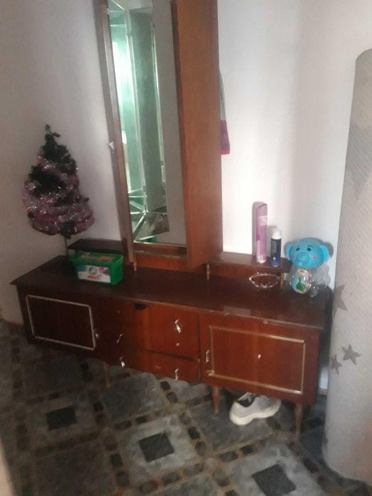 Секция с огледала