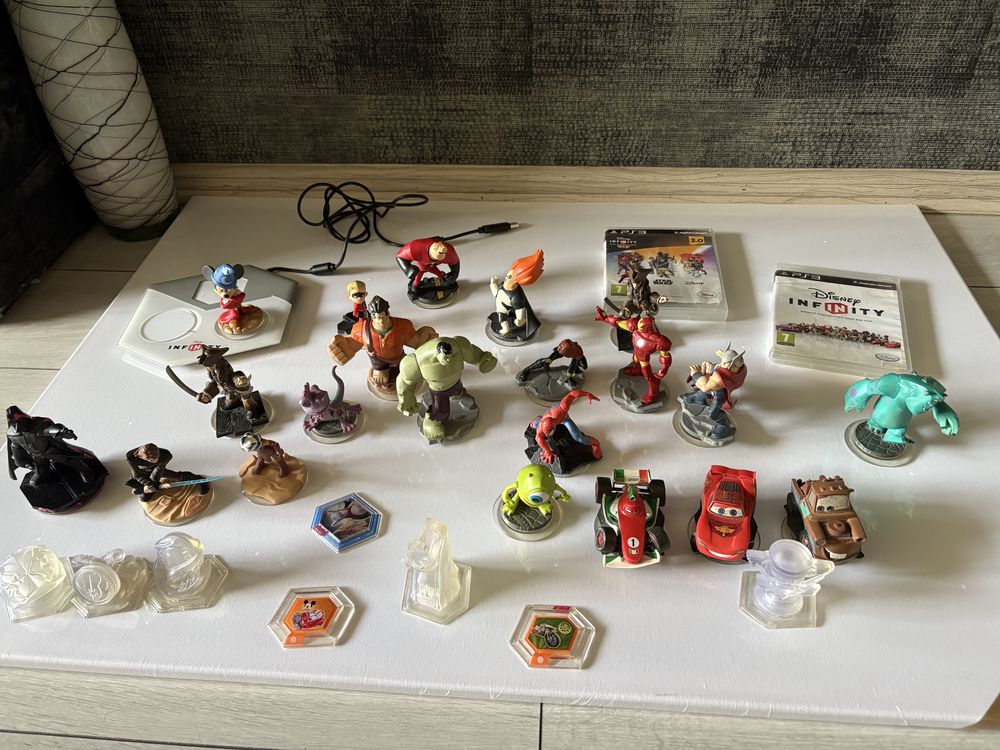 Disney infinity фигурки+ 2 игри