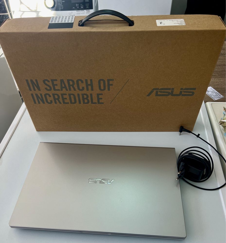 Лаптоп ASUS