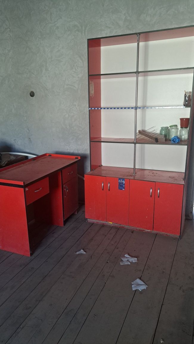 Magazin ushun prlavka satiladi,stoli menen