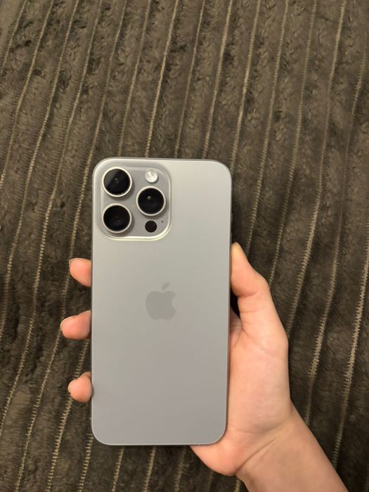 Продам Айфон 15 про Макс