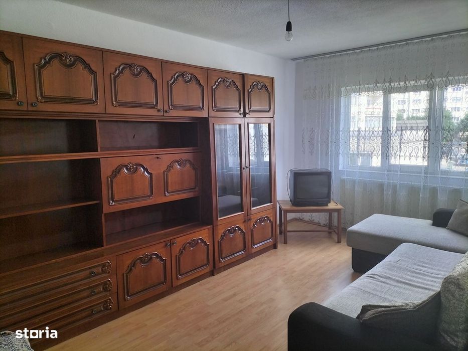 Închiriez apartament  2 camere, etajul 1, zona Iulia Zamfirescu.