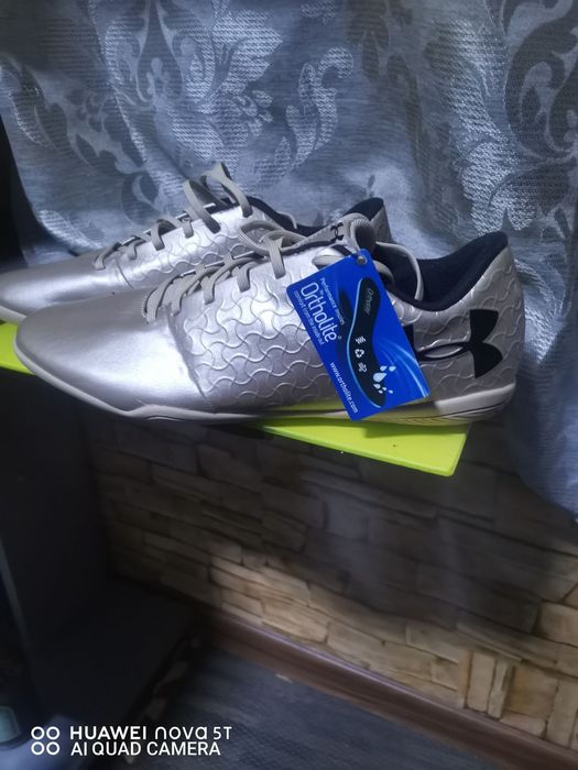 Ghete de fotbal under armour magnetico.