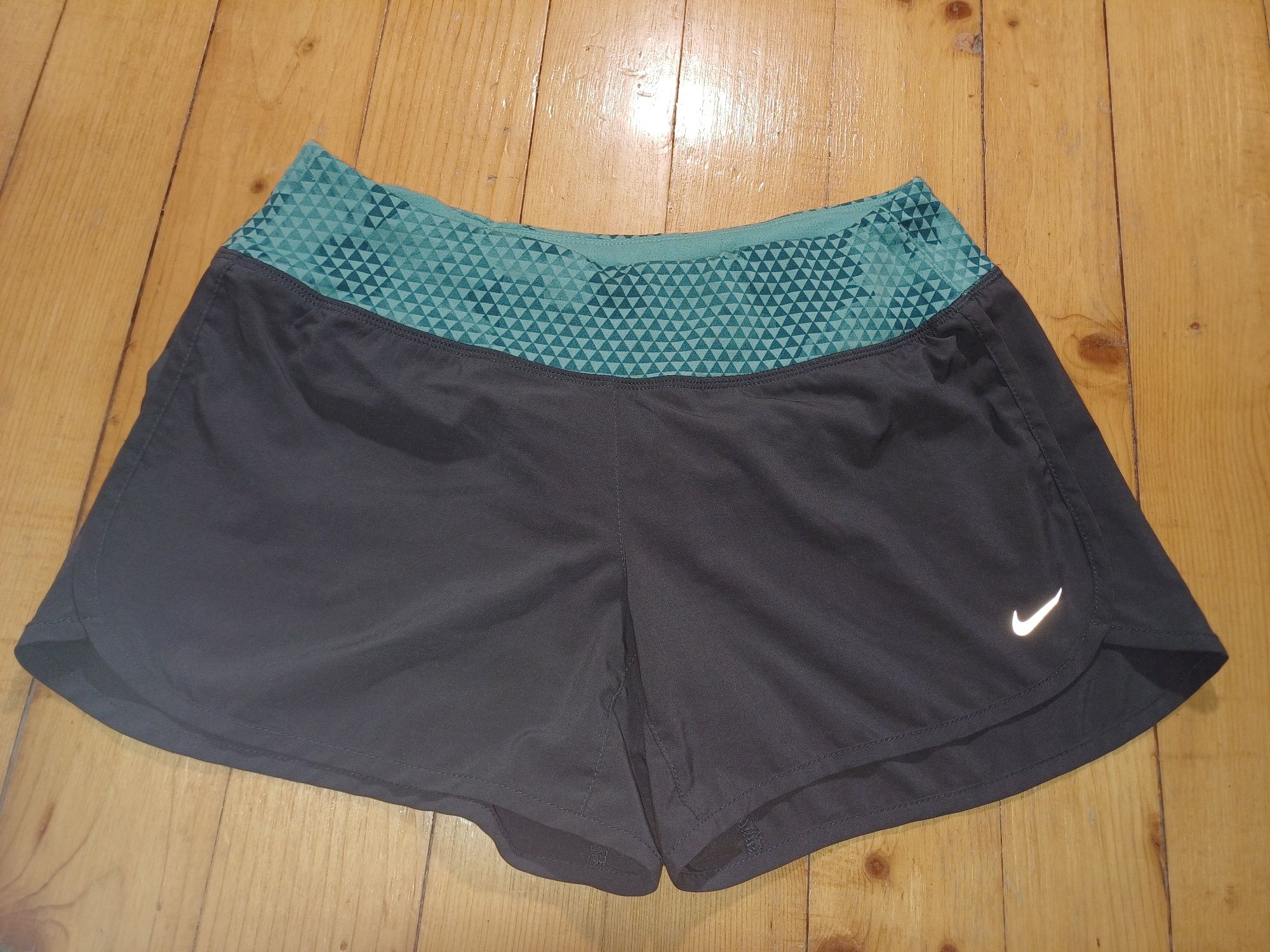 Къси панталонки Nike