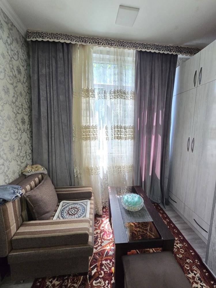 Ялангач Продается квартира 1/2/4 балкон 1.5х3