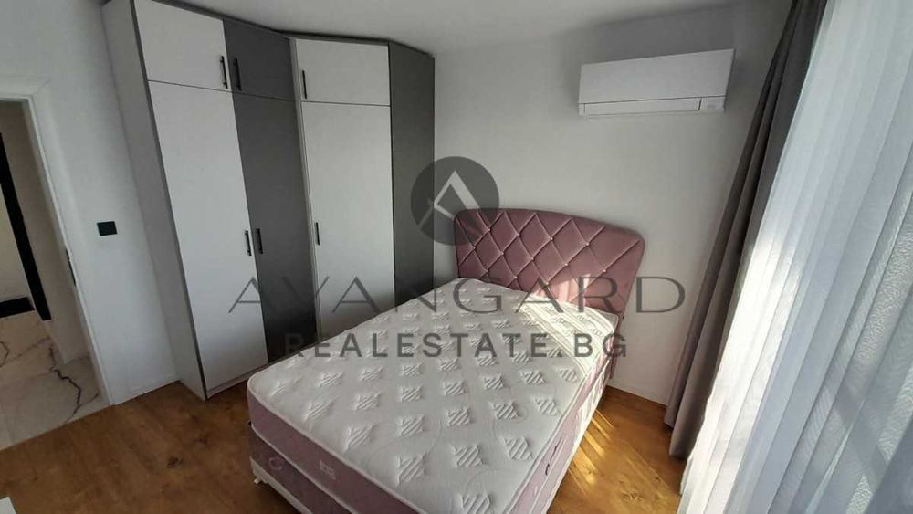 Продава се Четиристаен апартамент в Пловдив, Център - 131 кв.м за 2214 €/кв.м - Снимка #2