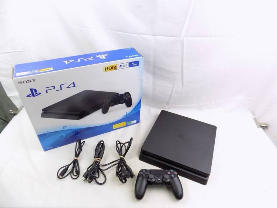 Playstation 4 slim 1Tb