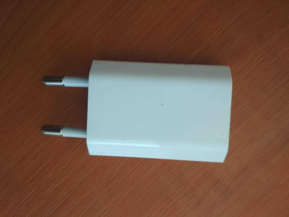 Зарядно устройство Apple 5W USB POWER ADAPTER MD813