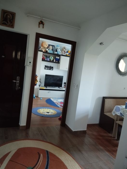 Vând apartament 2 camere decomandat zona i-uri