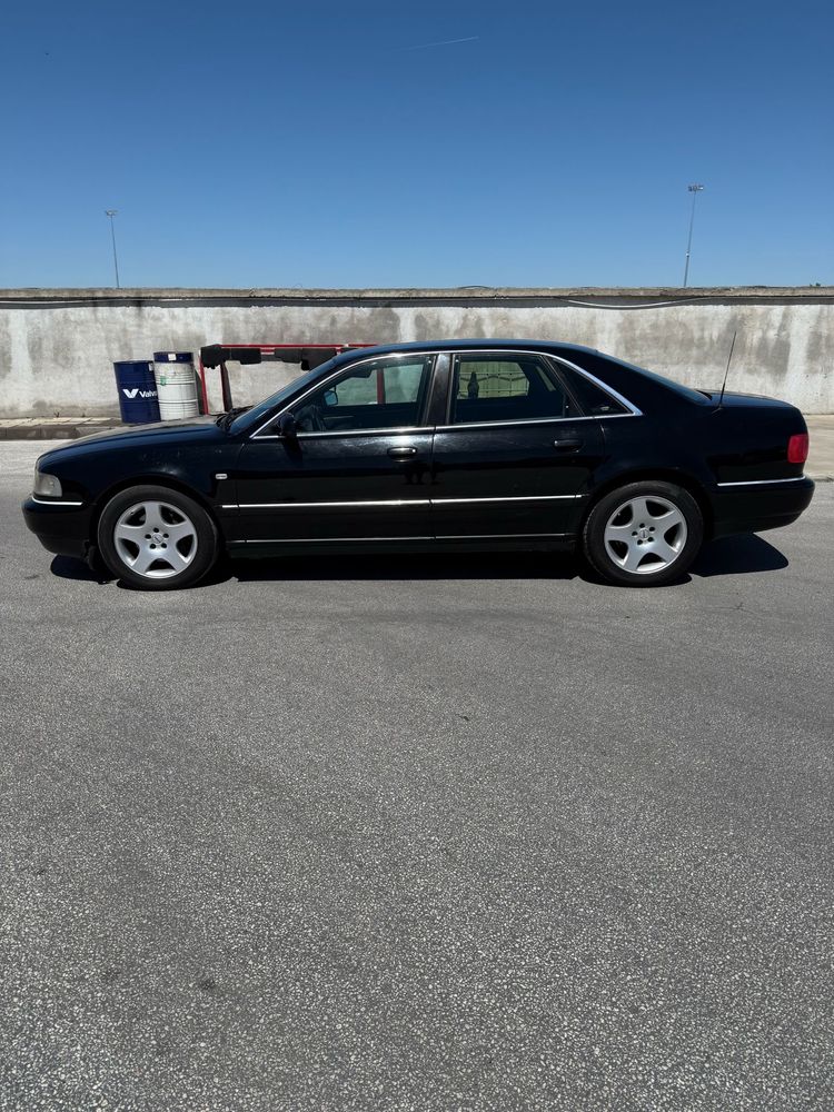 Audi A8 2.5 V6 Quattro