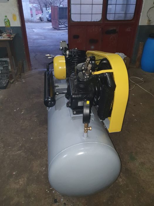Compresor trifazic 400L ,15 bari made in Germany.L 2 metri