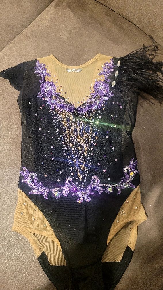 Costum gimnastica ritmica