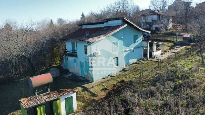 Ексклузивна монолитна двуетажна къща за продажба, във вилната зона на