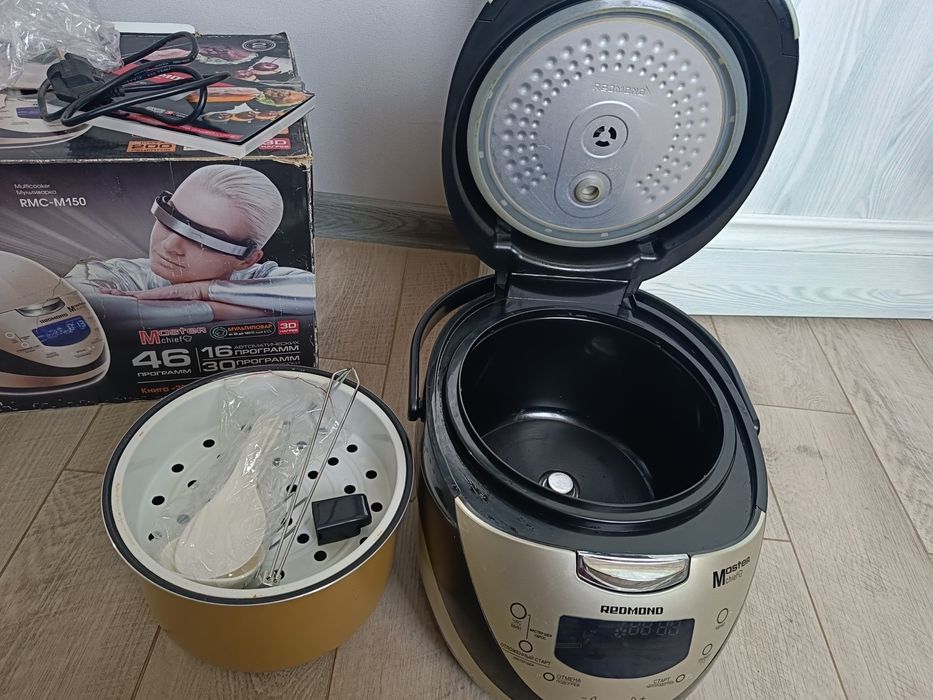 Мультиварка Redmond rmc- m150Мультиварка Redmond rmc- m150
