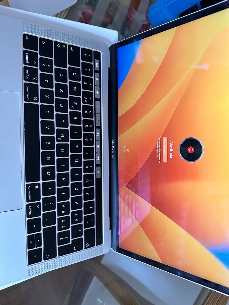 Apple Macbook Pro 13" 2019 Core i7 2.4Ghz + mouse + tastatura