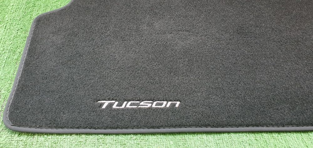 Vând set de 4 covorașe velur pentru Tucson