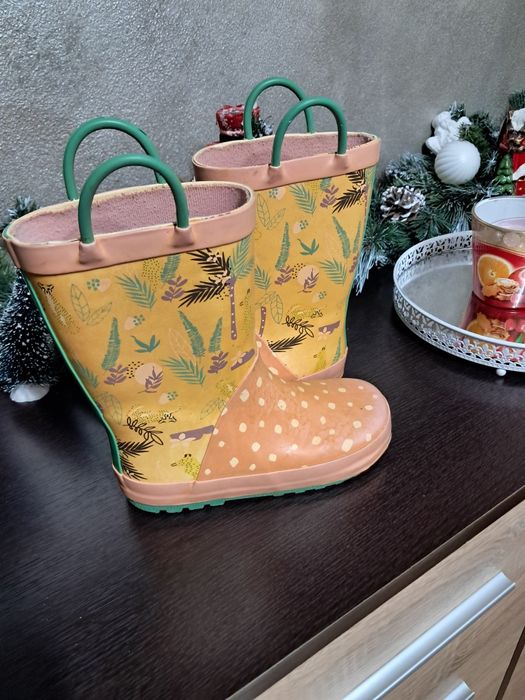 Vand papuci second-hand