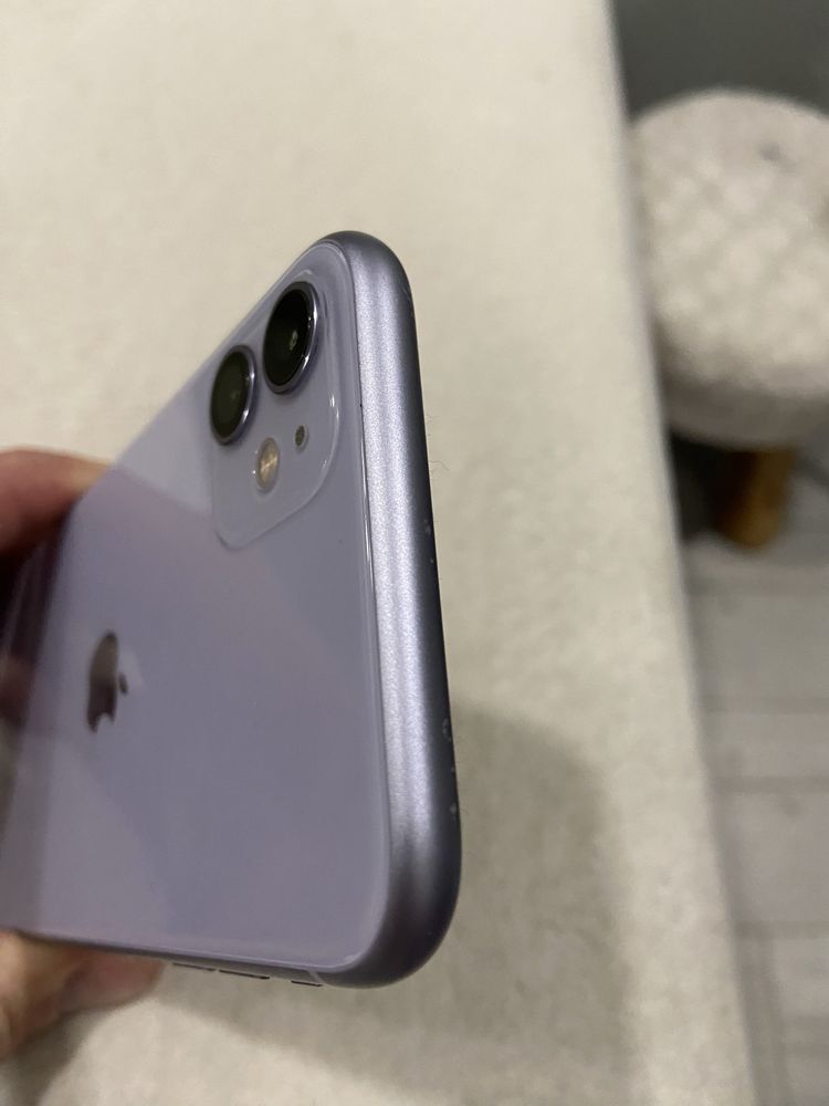 Продавам iphone 11