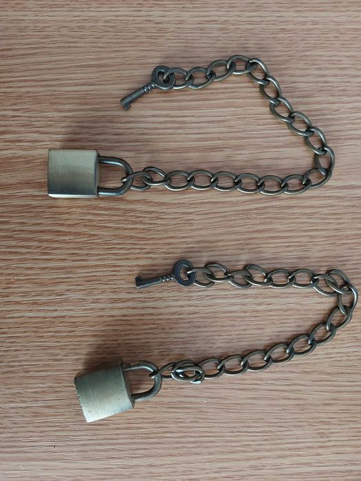 Vechi  Doua lacate mici