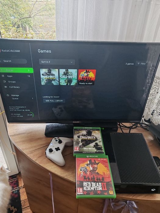 2X Xbox one 500 GB +оригинален безжичен джойстик+2ве хитови игри!