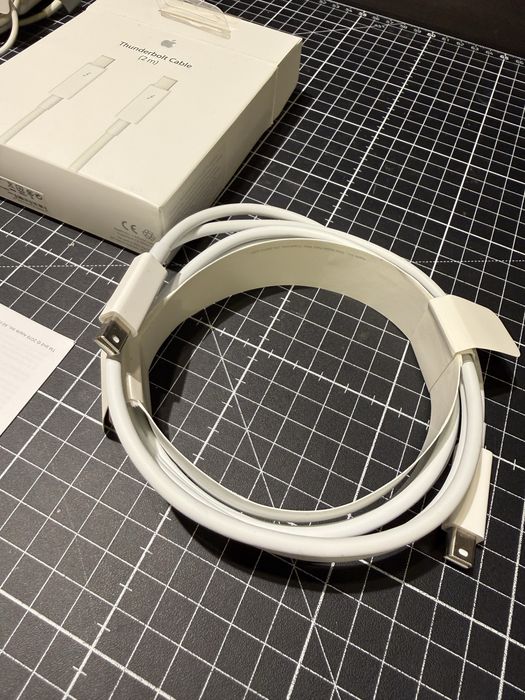 Cablu Apple Thunderbolt 2m A1410