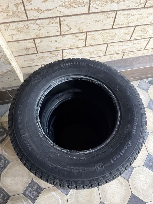 Продам зимнюю резину 225/70/16 Continental