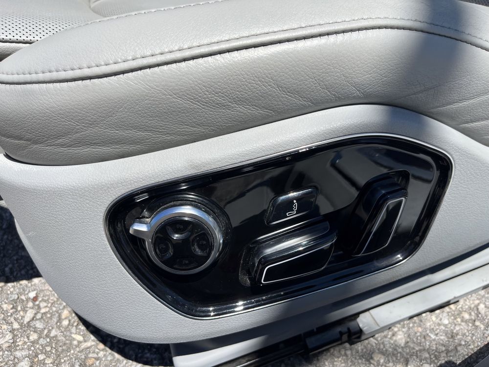 Салон за Audi A8 D4 / Ауди А8 Д4 Фулл
