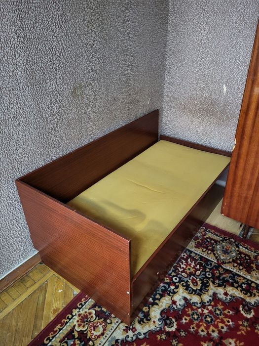 Продам подростковый диван и кровать