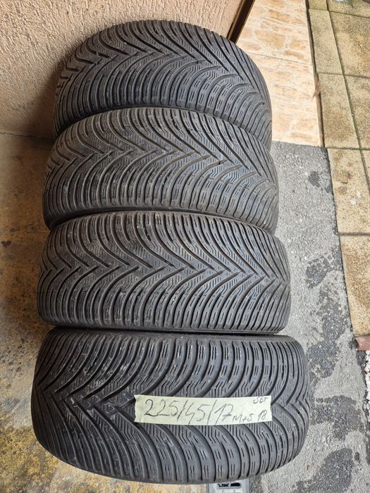 Vând cauciucuri 225/45/17 M+S set complet imp Germania