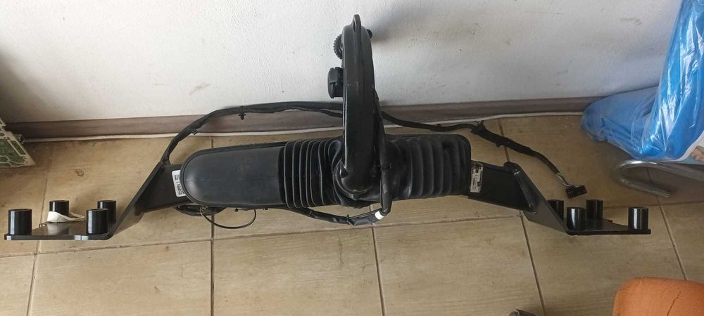 Vând cârlig remorcare auto Q7