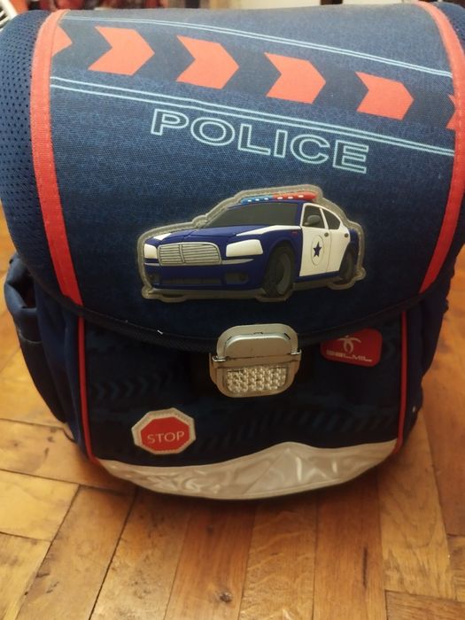 Раница за момче.Подходяща от 1-4 клас