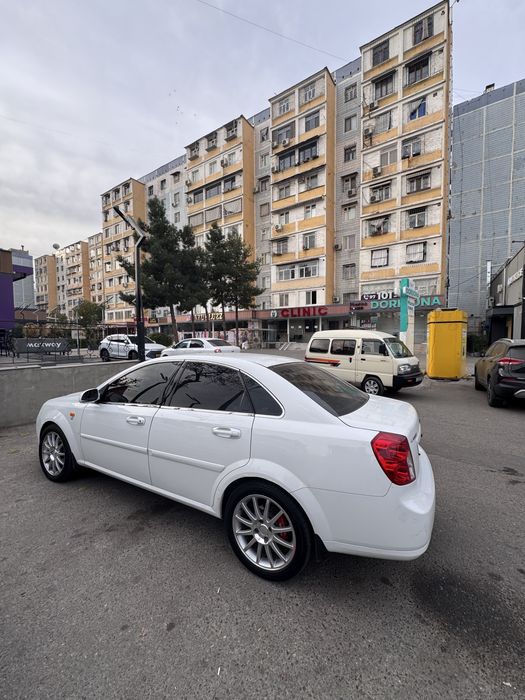 Jentra deskaga abmen bor