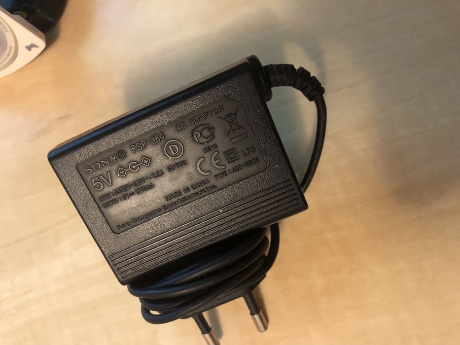 Vand/Schimb PSP E1004 cu fifa si IPad Air