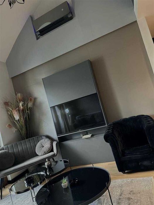 Дава се под наем Двустаен апартамент в Бургас, Център - 60 кв.м за 255 € - Снимка #1