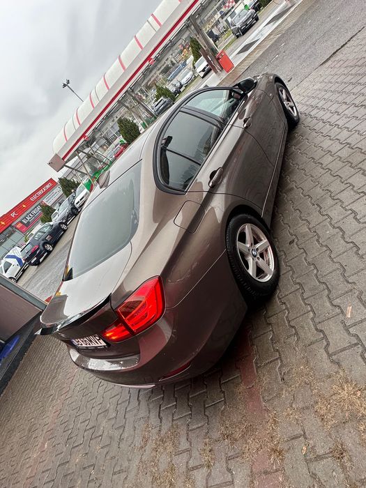 Vand sau schimb Bmw F30 320i 184cp