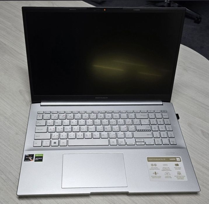 Notebook sotiladi ideal holatda videokartali