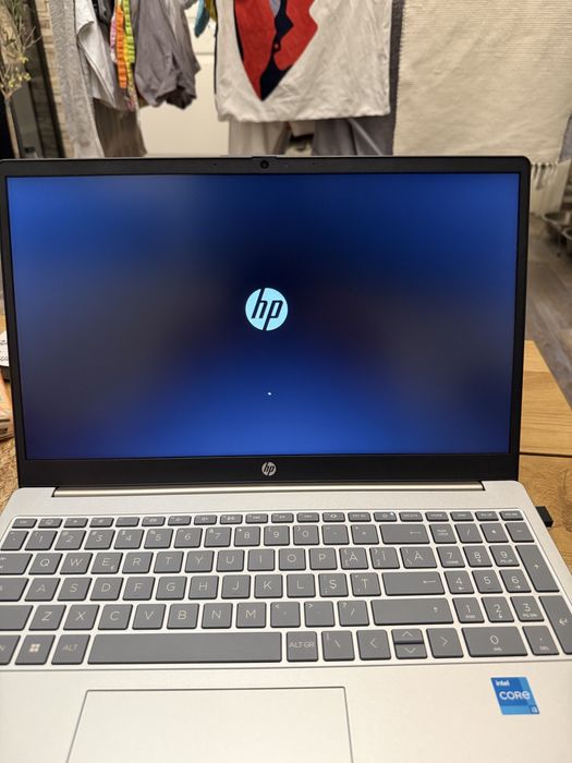 Vand laptop hp in stare nou nouta