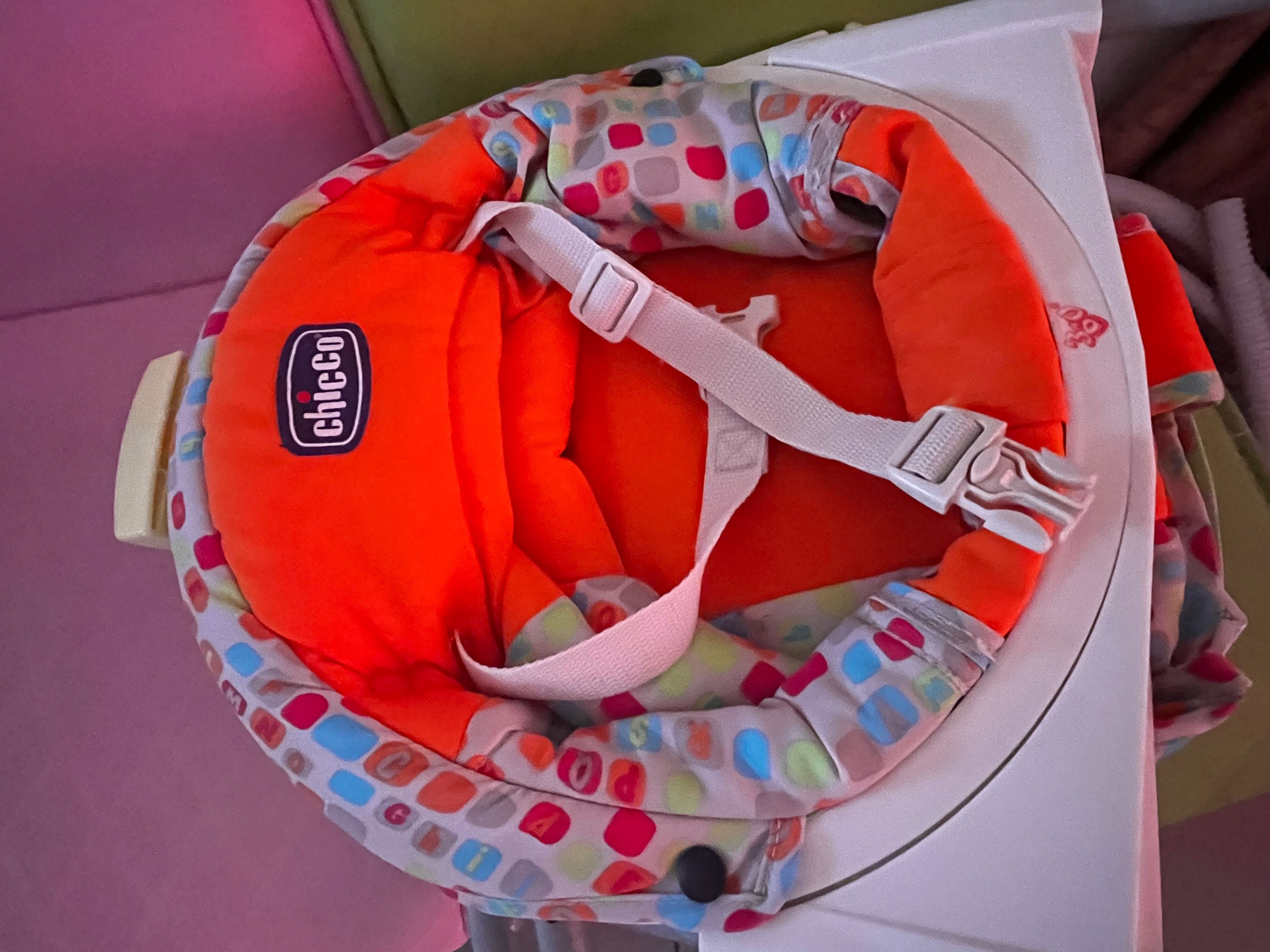 Scaun auto si Scaun rotativ Chicco bebe pentru fixare la masa
