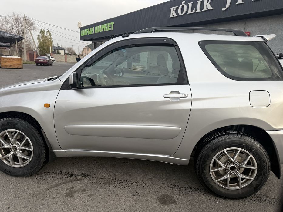 Продам машину Рав 4