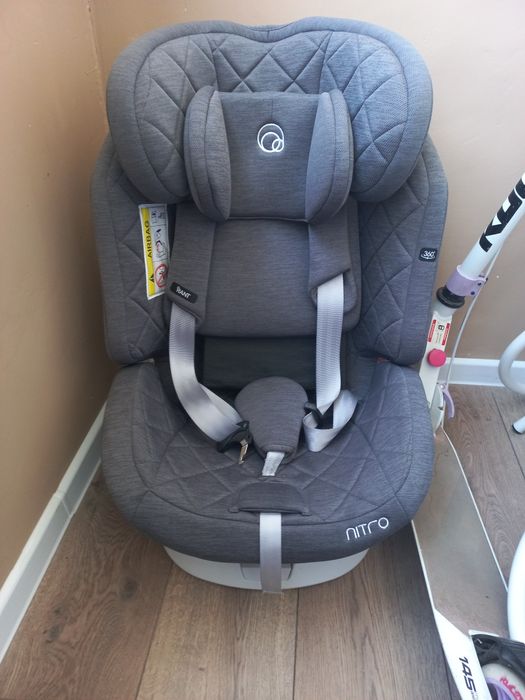 Продам детское автокресло для машины