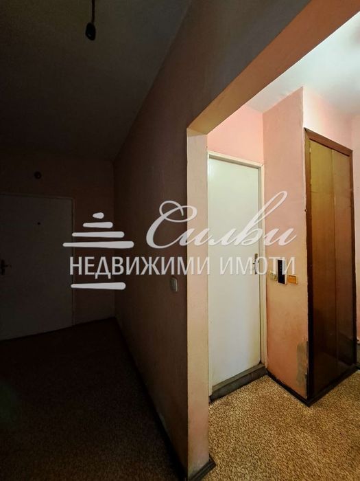 Двустаен апартамент-кв. Център