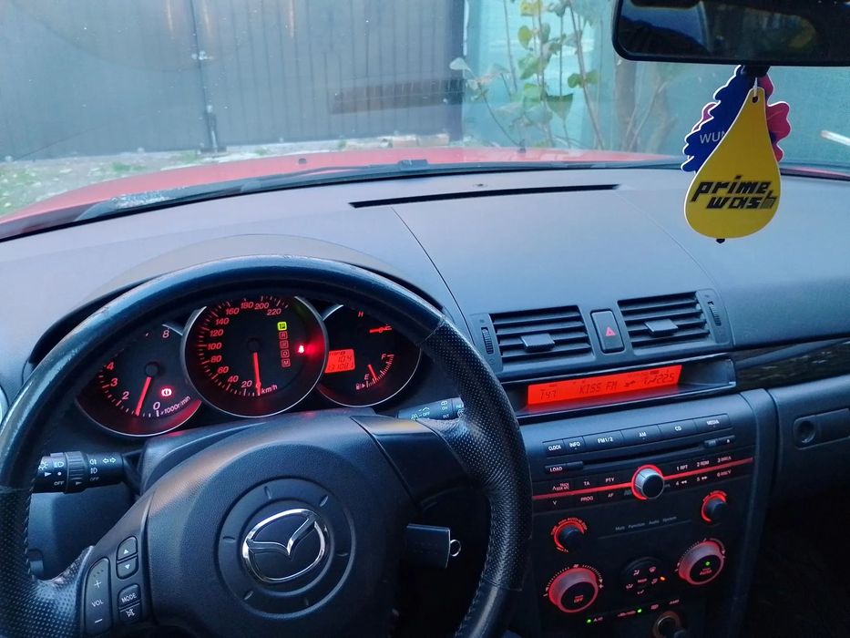 Mazda 3 Vând Mazda 3benzina1.6 auomată impecabila,euro4,km reali,fiscal pe loc