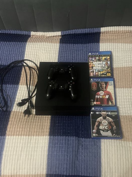 Playstation 4 срочно продам!