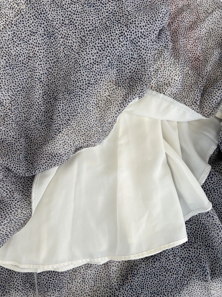 BCBG Ефирна миди рокля