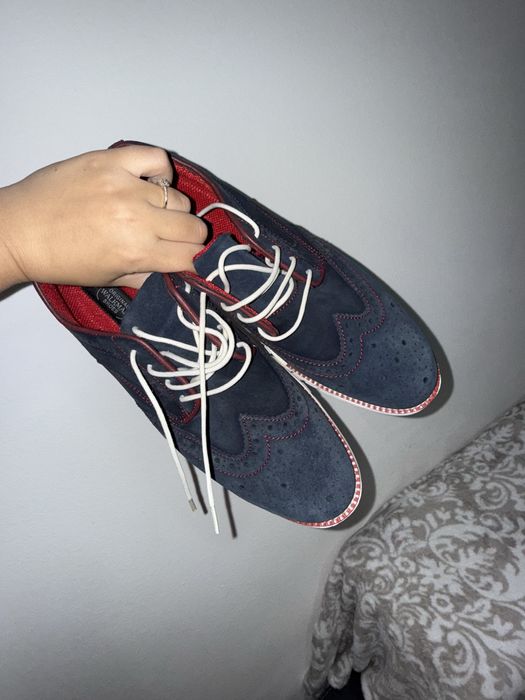 The walkman shoes noi